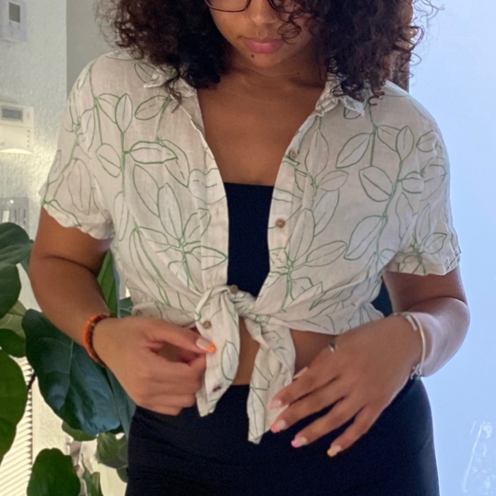 100% Linen Greenery Patterned Button Down